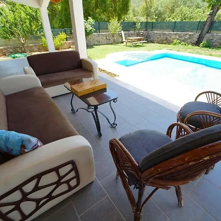 Yaba 3 Villa