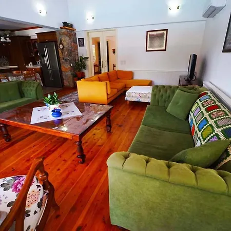 Yaba 3 Villa
